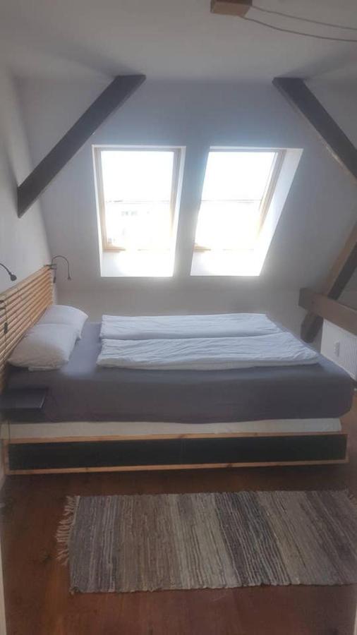 Helle Dachgeschosswohnung Fuer 8 Personen In Zentraler Lage Βερολίνο Εξωτερικό φωτογραφία